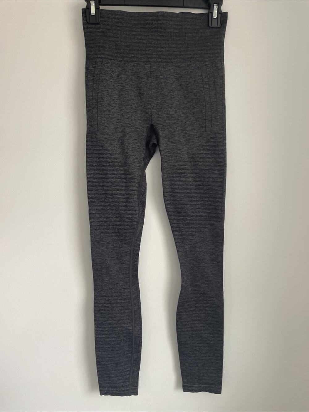Athleta Seamless Training Tight, Charcoal Grey Heather Size SMALL Z7